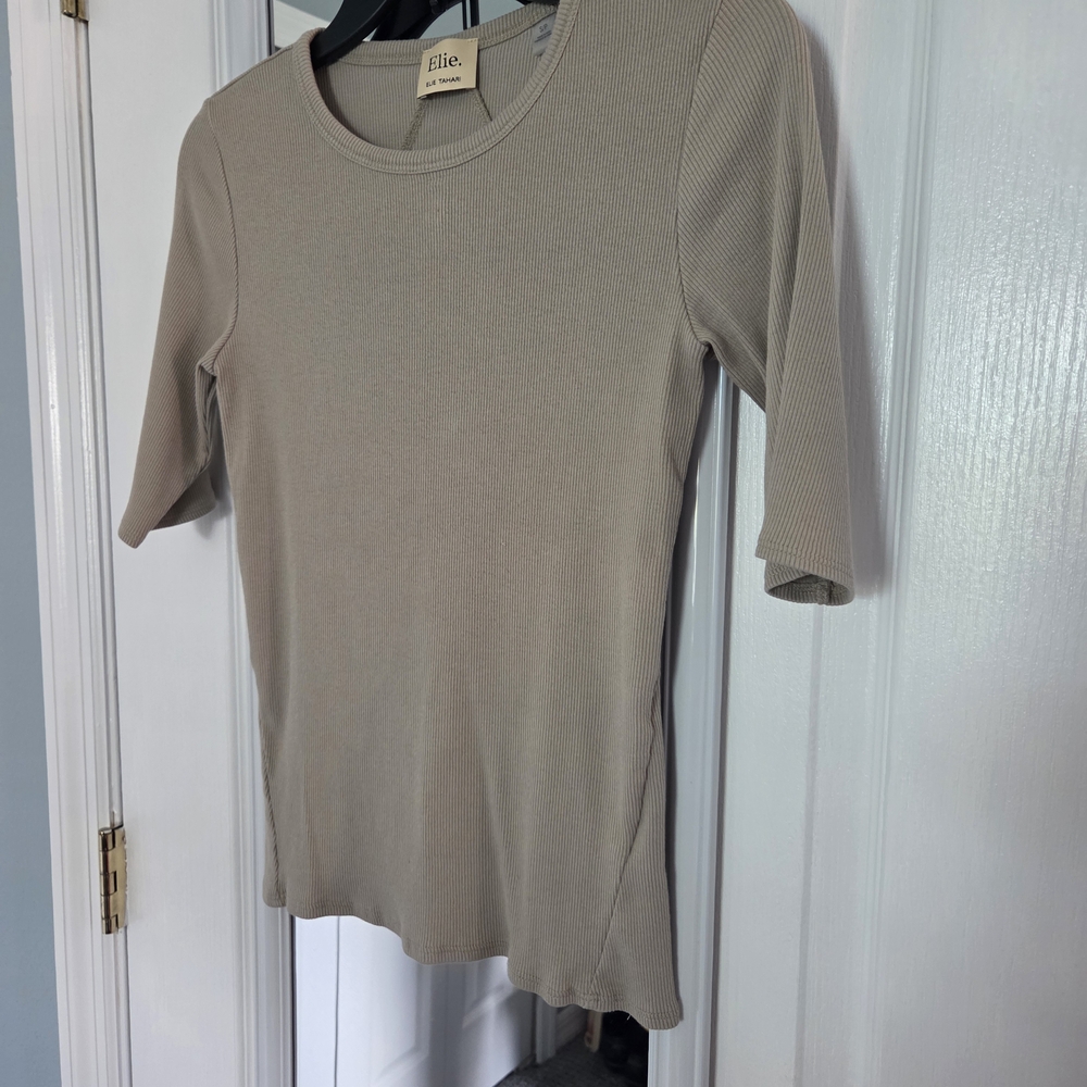 Elie Tahari Taupe Ribbed mid sleeve